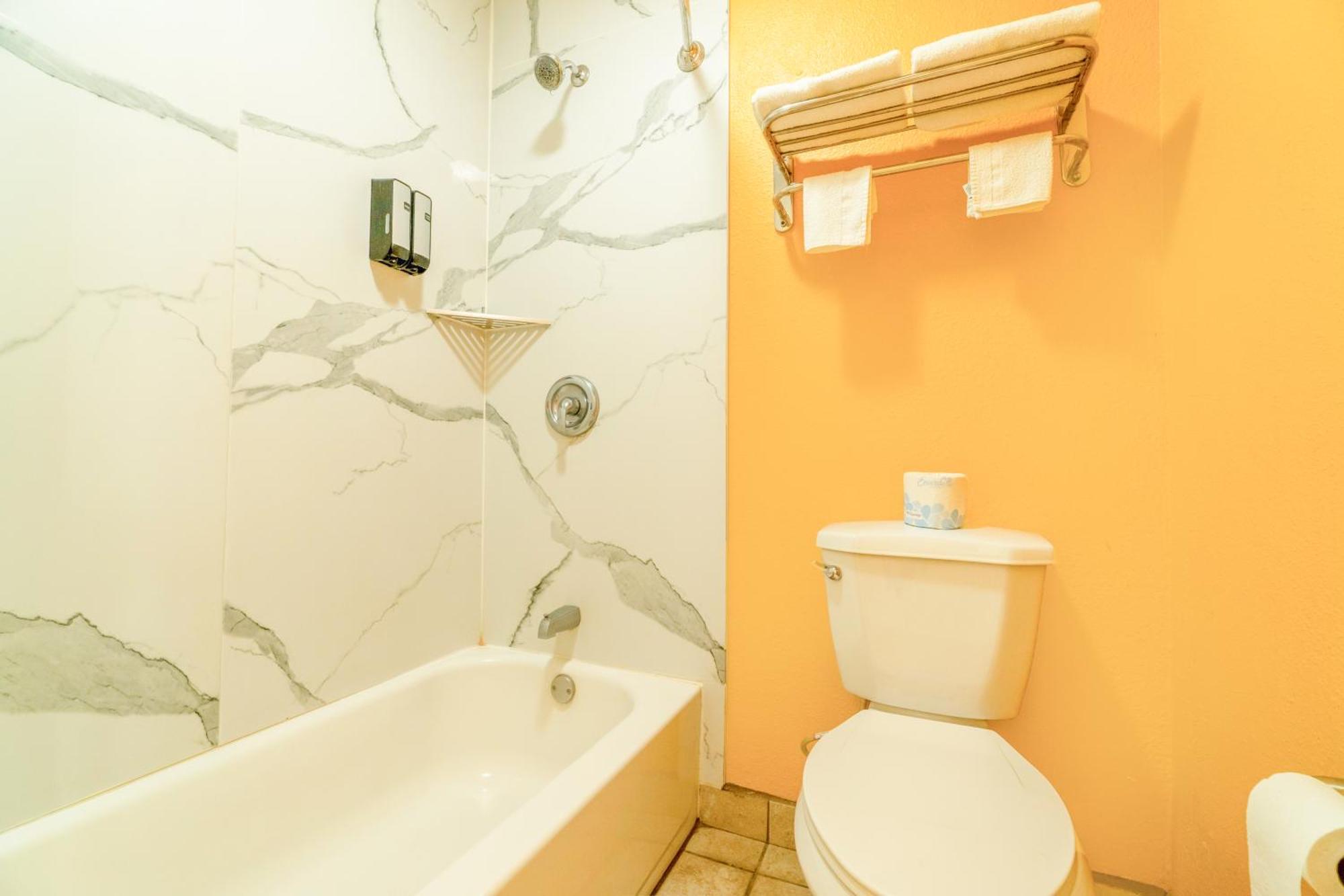 Crown By Oyo Denver Tx Motel 2*