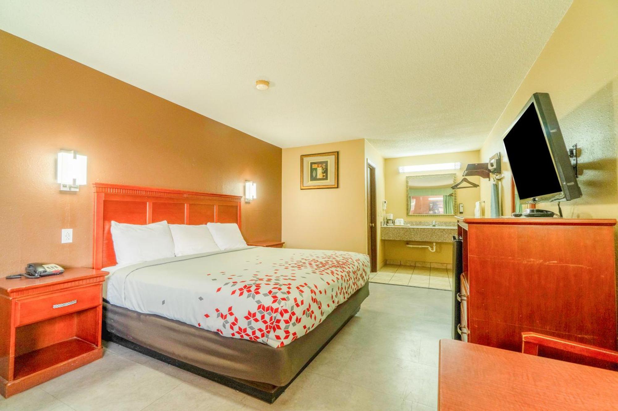 Crown By Oyo Denver Tx Motel